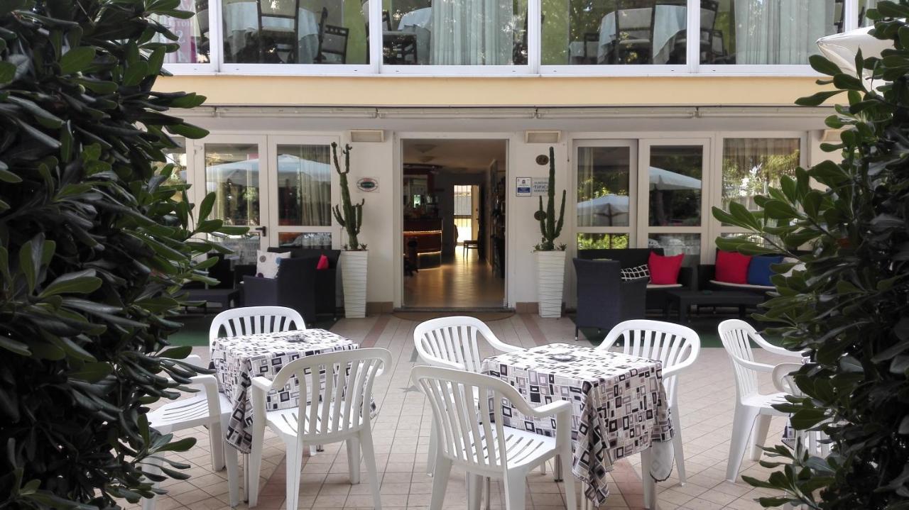 Sandra Hotel Rimini